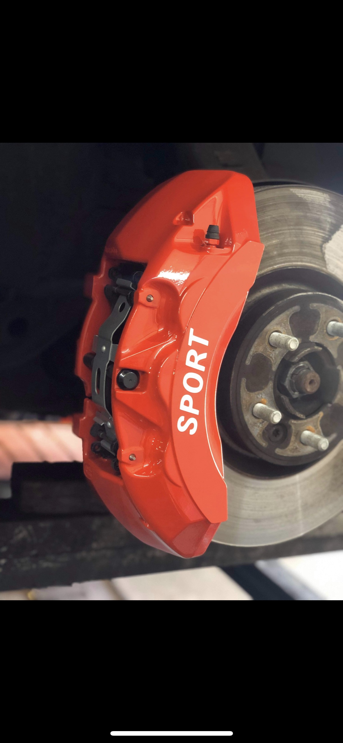 Range Rover Calipers Painted Red